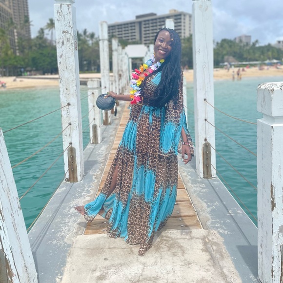 Flowy maxi dress blue and leopard print with cleavage and belt - Picture 3 of 4